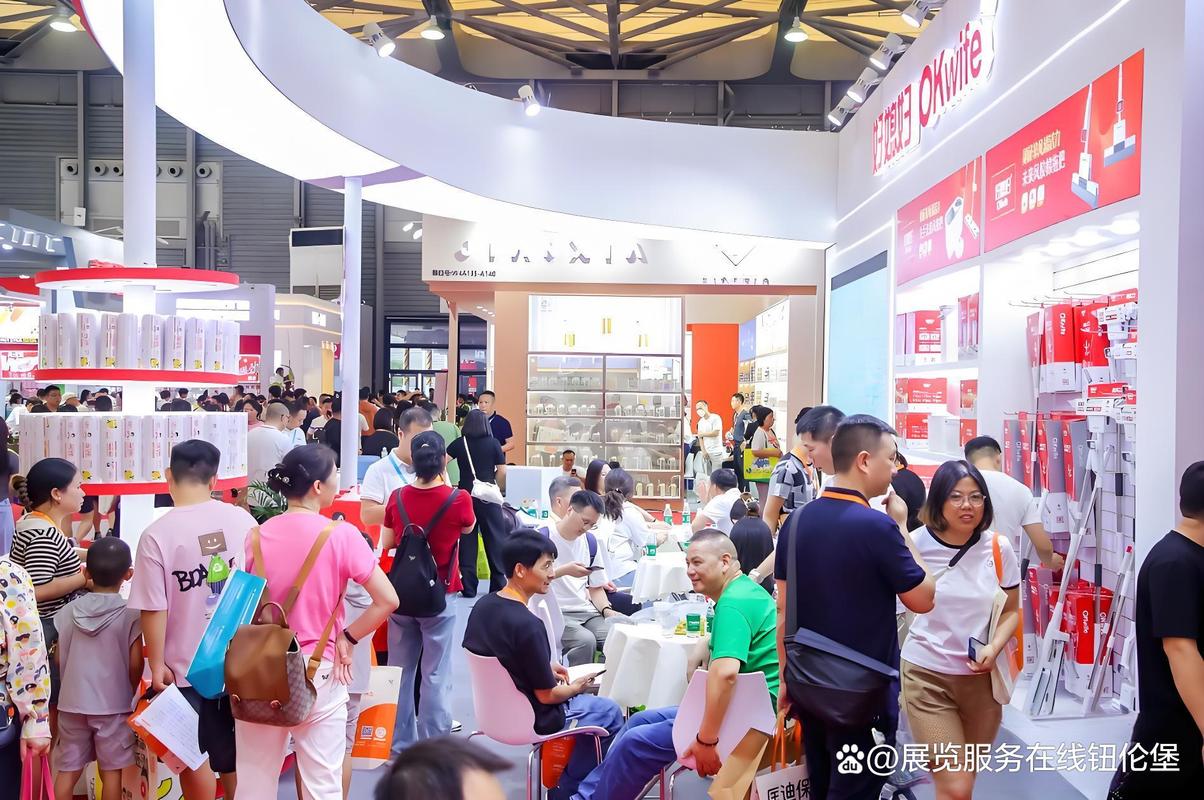 {“title”: “2025年日用百货商品交易展览会时间及地点汇总”, “content”: “## 一、中国日用百货商品交易会（百货会）\n\n中国日用百货商品交易会（简称“百货会”）是国内日用百货行业规模最大、历史最悠久的品牌展会之一，每年举办一届。\n\n- **2025年第118届中国日用百货商品交易会**\n  - **时间** 2025年7月24日—26日\n  - **地点** 上海新国际博览中心（上海市浦东新区龙阳路2345号）\n\n该展会涵盖厨房用品、清洁用品、收纳用品、家居装饰、塑